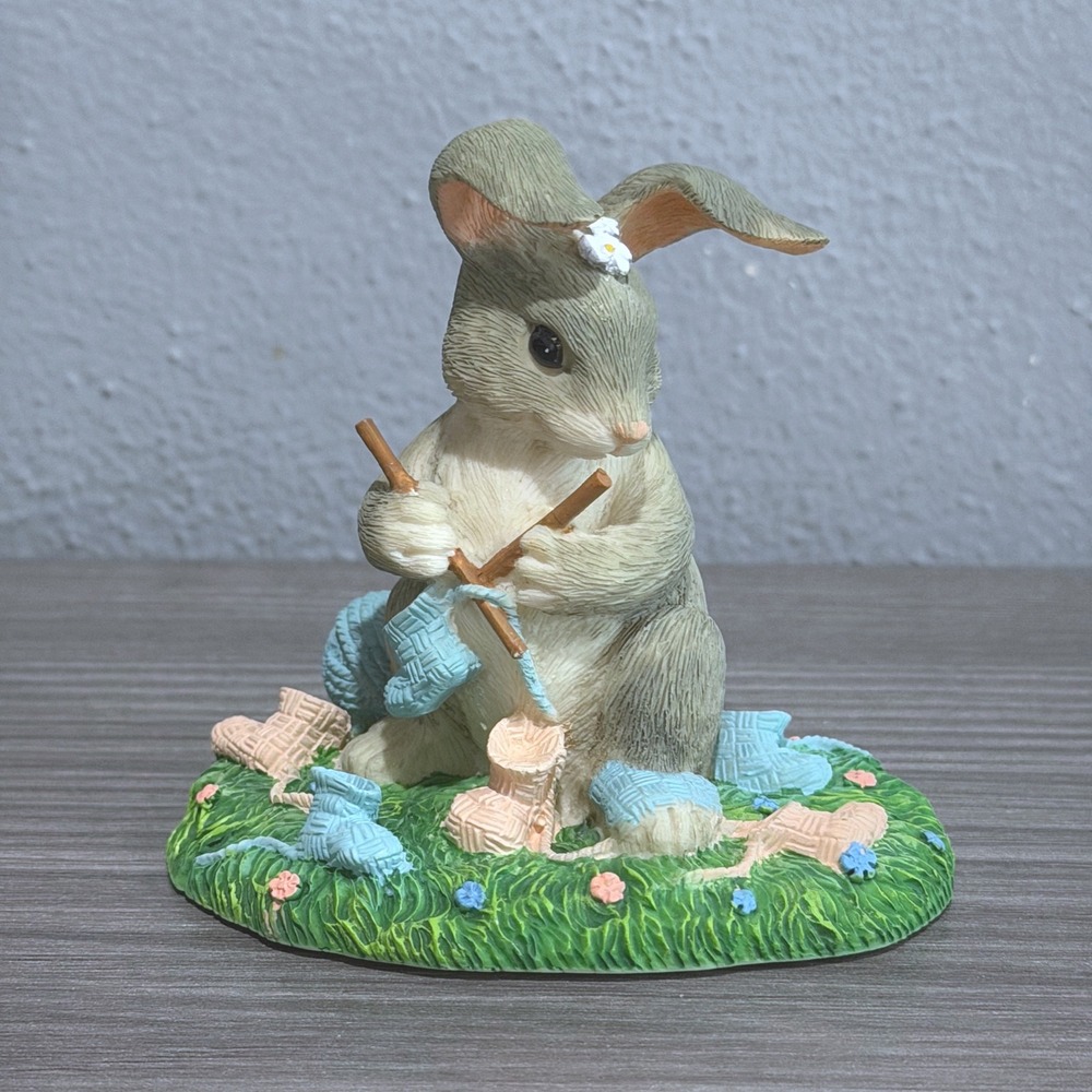 Charming Tails Guess What! Rabbit Knitting Figurine 1997 Fitz and Floyd 89/714